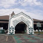 Konsep Umat Wasath dan Tantangan Radikalisme: Refleksi atas Tafsir Q.S. Al-Baqarah [2]: 143