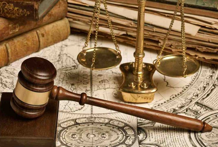 Tumpul ke Atas, Tajam ke Bawah: Krisis Arah Penegakan Hukum Indonesia