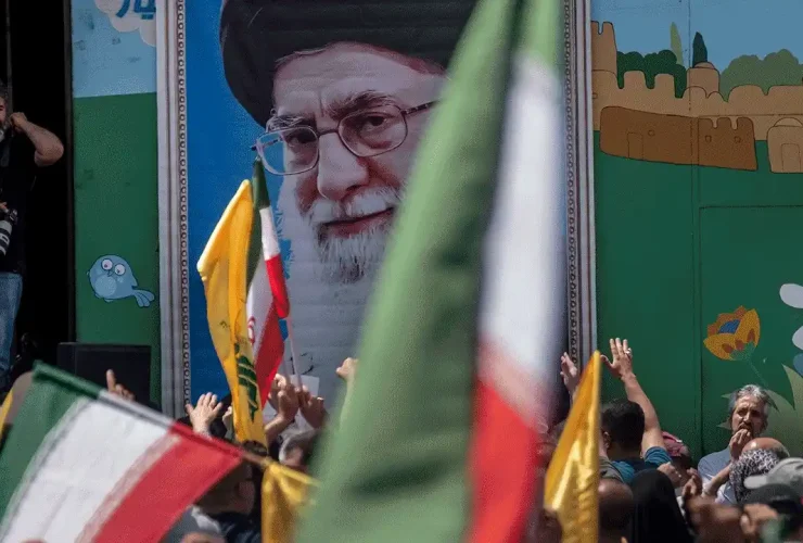 Pemakaman Ayatollah Ali Khamenei: Antara Duka, Memori, dan Warisan