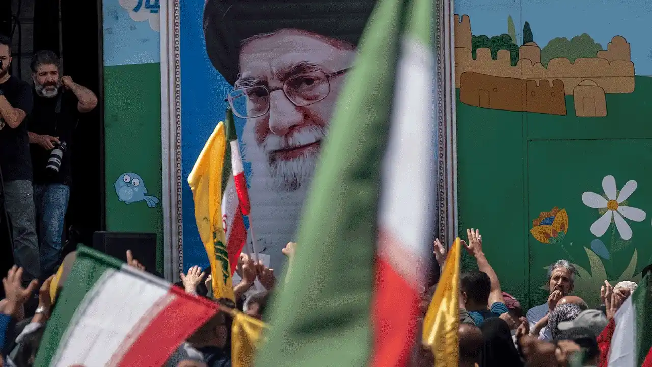 Pemakaman Ayatollah Ali Khamenei: Antara Duka, Memori, dan Warisan