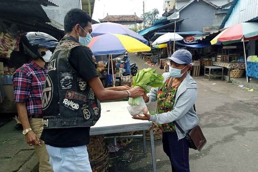Tampil Berbeda, Berhati Mulia: Ketulusan Anak Punk yang Menginspirasi