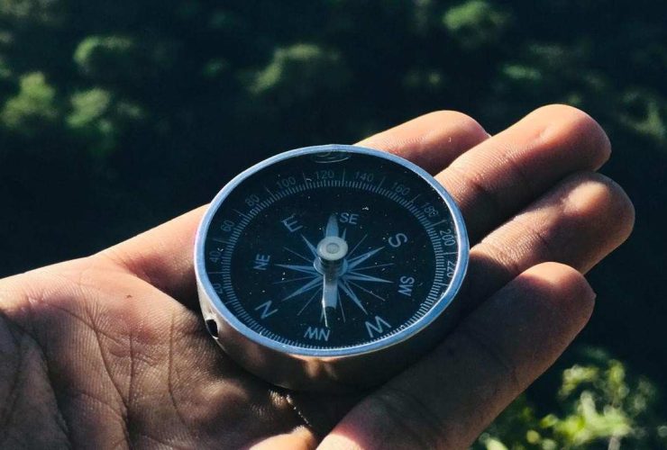 Saat Dunia Membingungkan Arah: Q.S. Al-An’am [6]:122 dan Kompas Iman