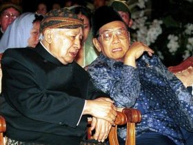 Gus Dur dan Jembatan Perdamaian di Tengah Luka Sejarah