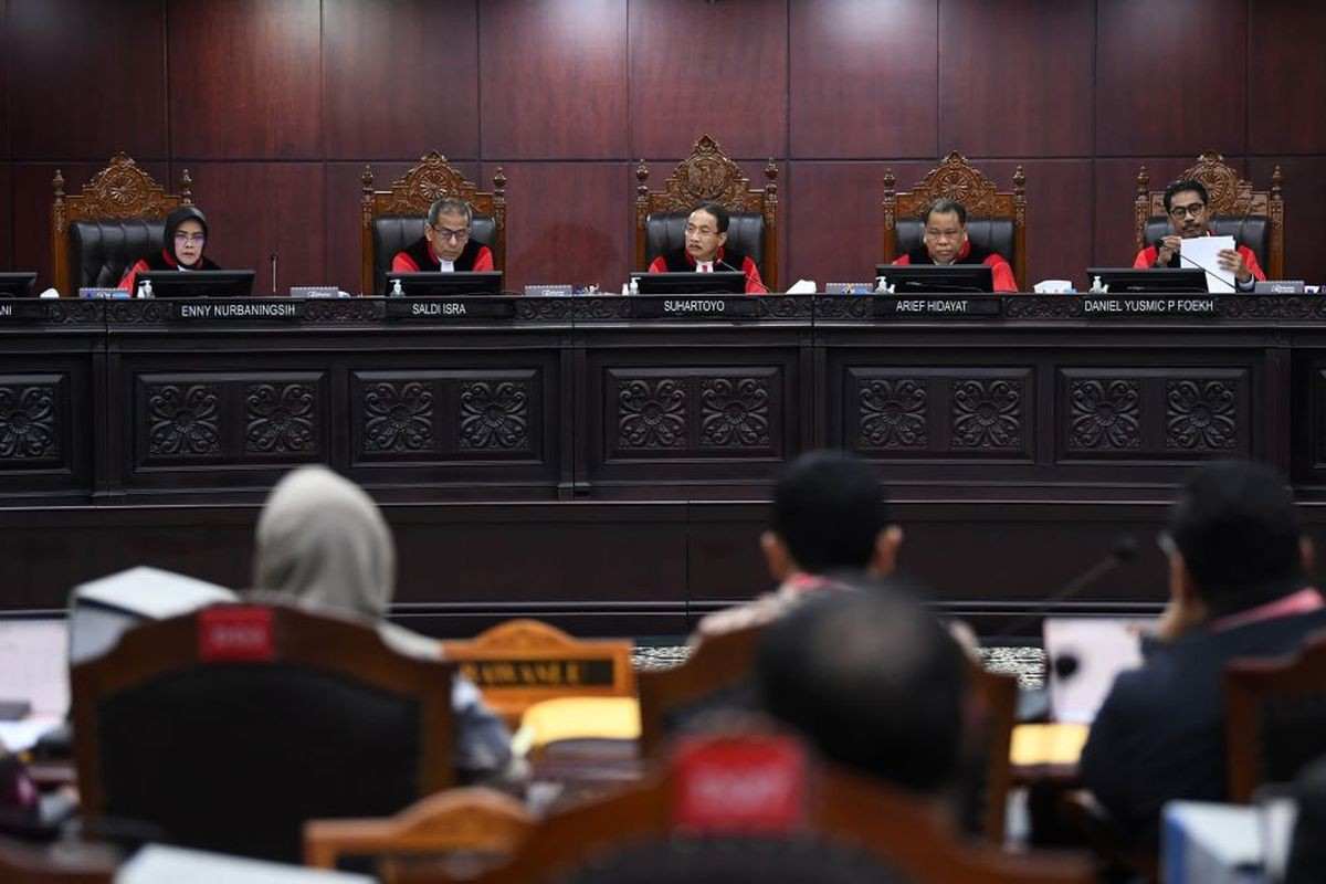 Hakim MK Cecar KPU soal Verifikasi Pendidikan Gibran, KPU Akui Tak ke Kemendikbudristek