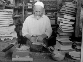 Antara Muhaddits dan Kritikus Hadits: Menilai Kapasitas Keilmuan Al-Albani