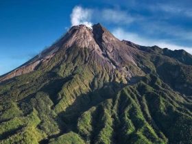 Rahasia di Balik Gunung yang Bergerak: Dialog Tafsir QS. An-Naml Ayat 88 dan Sains Modern