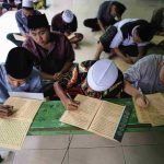 Di Balik Layar Digital, Ada Sanad yang Tak Tergantikan