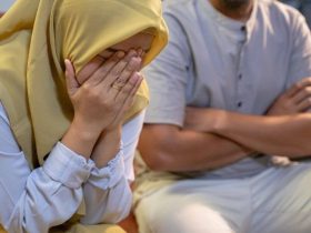 Suami Terlilit Utang, Apakah Istri Wajib Mengorbankan Tabungannya?